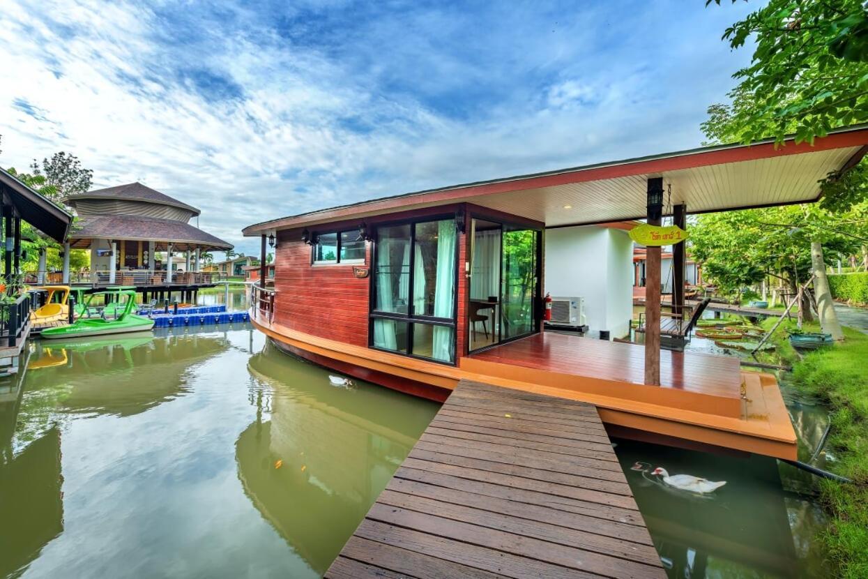 Boathouse Boutique Riverside Talat Amphoe Nakhon Chai Si Exteriér fotografie